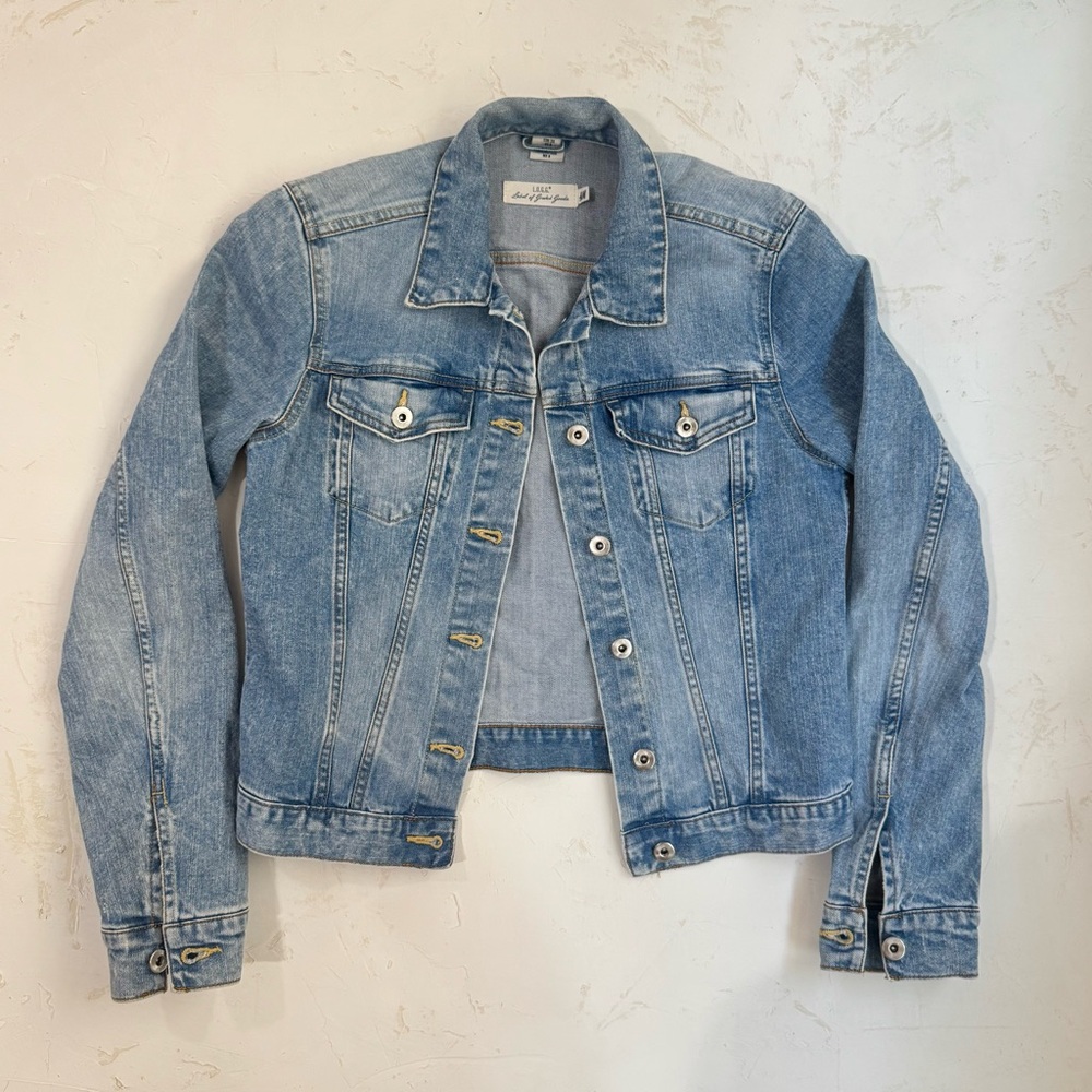 3/$20 H&M L.O.G.G. Classic Light Wash Denim Jacket Women’s Size 8 - Picture 11 of 14